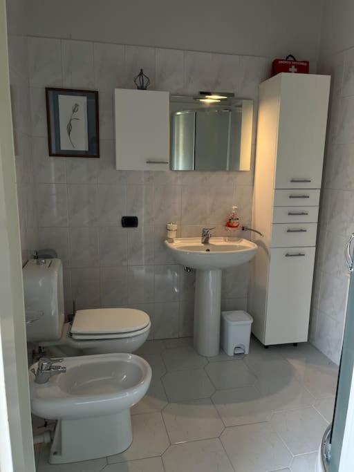 Gabbinoholidayhome Appartamento In Suggestiva Corte Комо Экстерьер фото