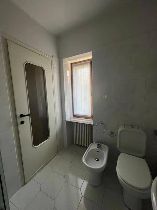Gabbinoholidayhome Appartamento In Suggestiva Corte Комо Экстерьер фото
